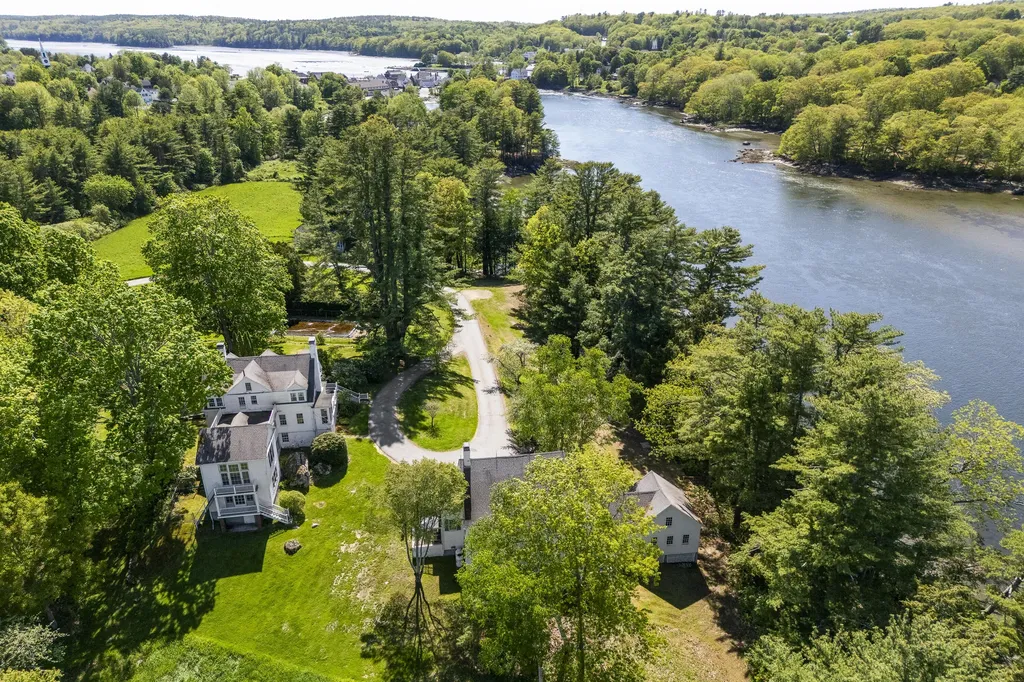 36 Pleasant Street Damariscotta ME 04553