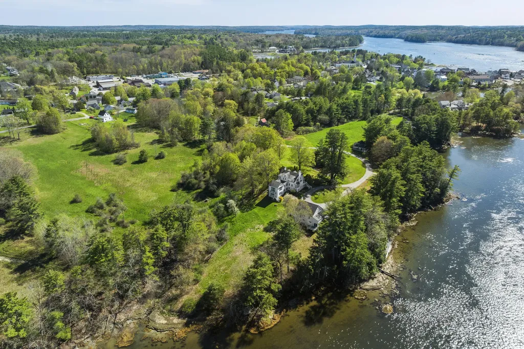 36 Pleasant Street Damariscotta ME 04553