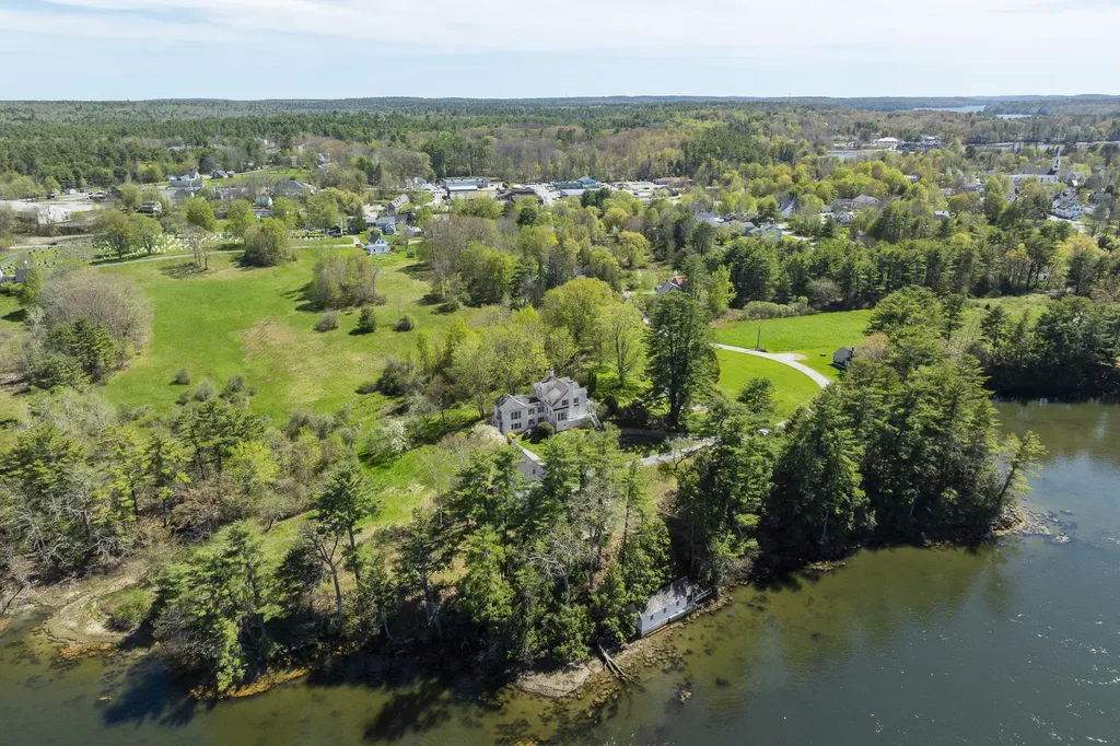 36 Pleasant Street Damariscotta ME 04553