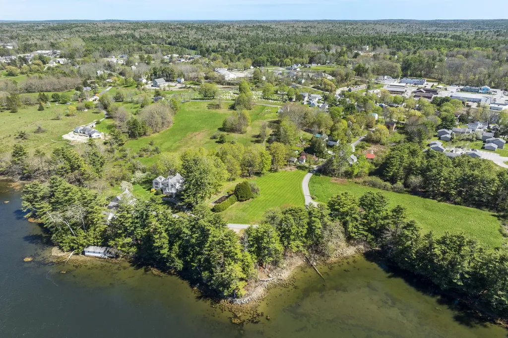 36 Pleasant Street Damariscotta ME 04553