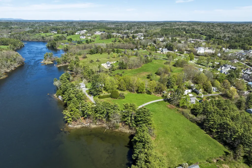 36 Pleasant Street Damariscotta ME 04553