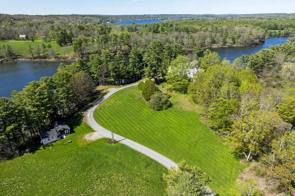 36 Pleasant Street Damariscotta ME 04553