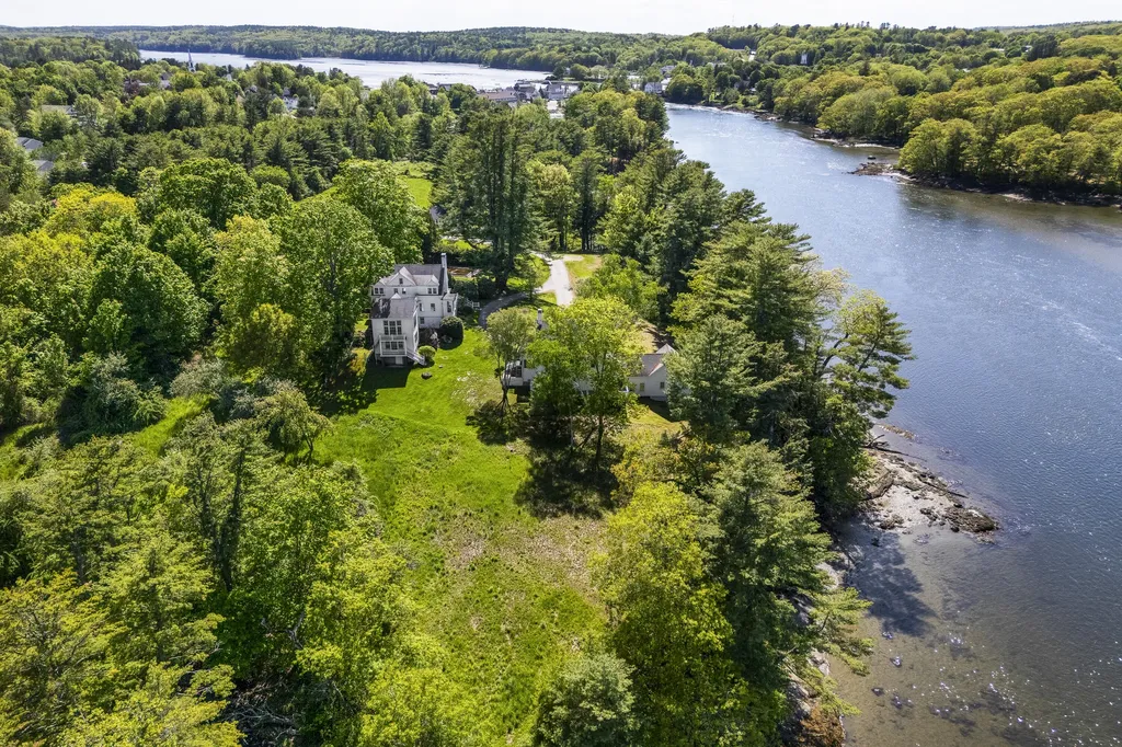 36 Pleasant Street Damariscotta ME 04553