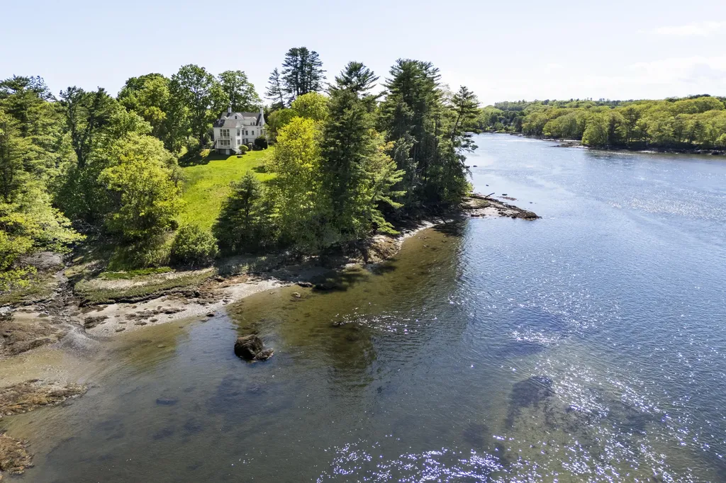 36 Pleasant Street Damariscotta ME 04553