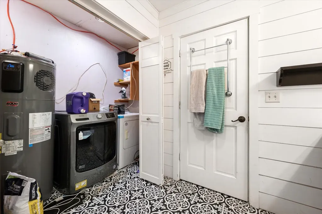 1572 River Road Bucksport ME 04416