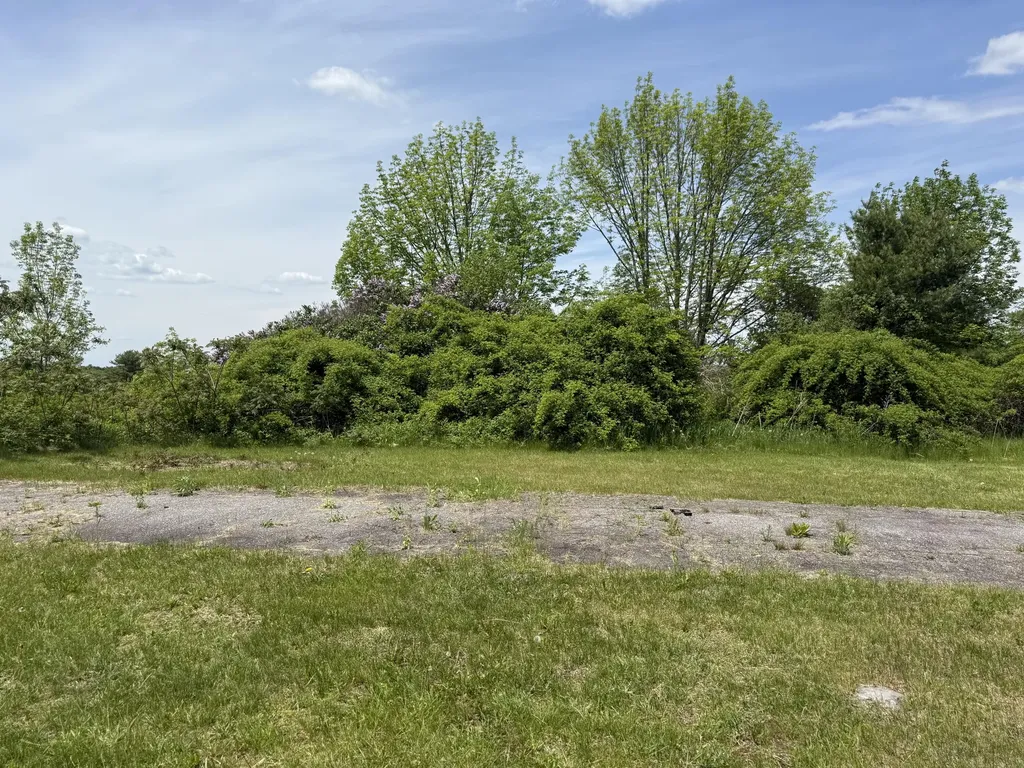 19 Duckpuddle Road Nobleboro ME 04555
