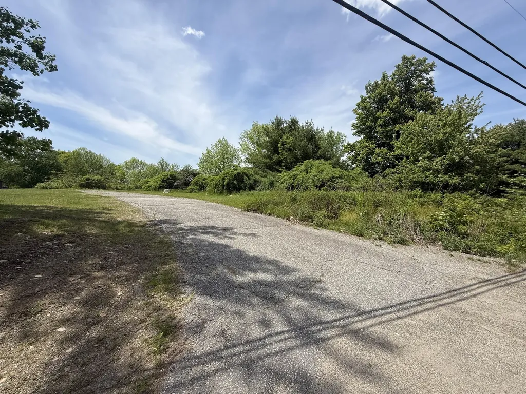 19 Duckpuddle Road Nobleboro ME 04555