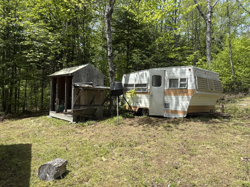 192 Steadmans Landing Road Dover-foxcroft ME 04426