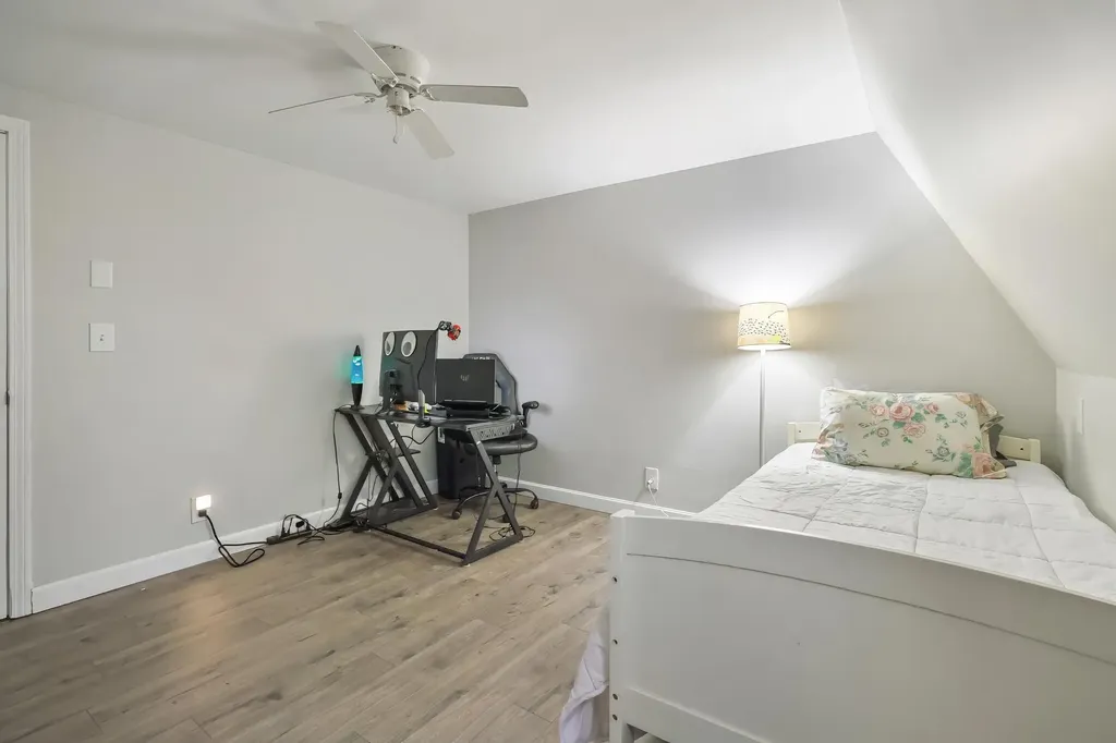 2611 Kennebec Newburgh ME 04444