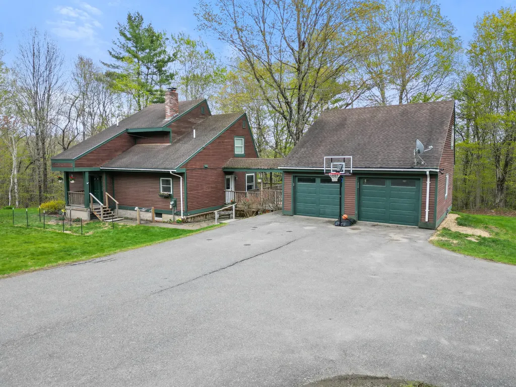2611 Kennebec Newburgh ME 04444
