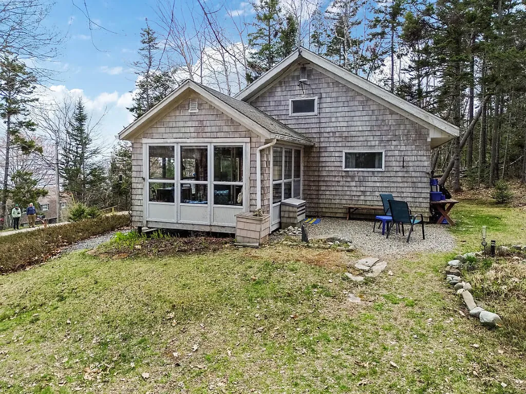 165 Mcfarland Shore Road Bristol ME 04554