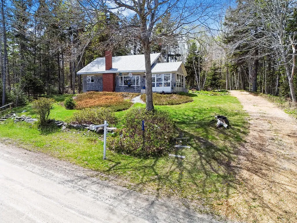 165 Mcfarland Shore Road Bristol ME 04554