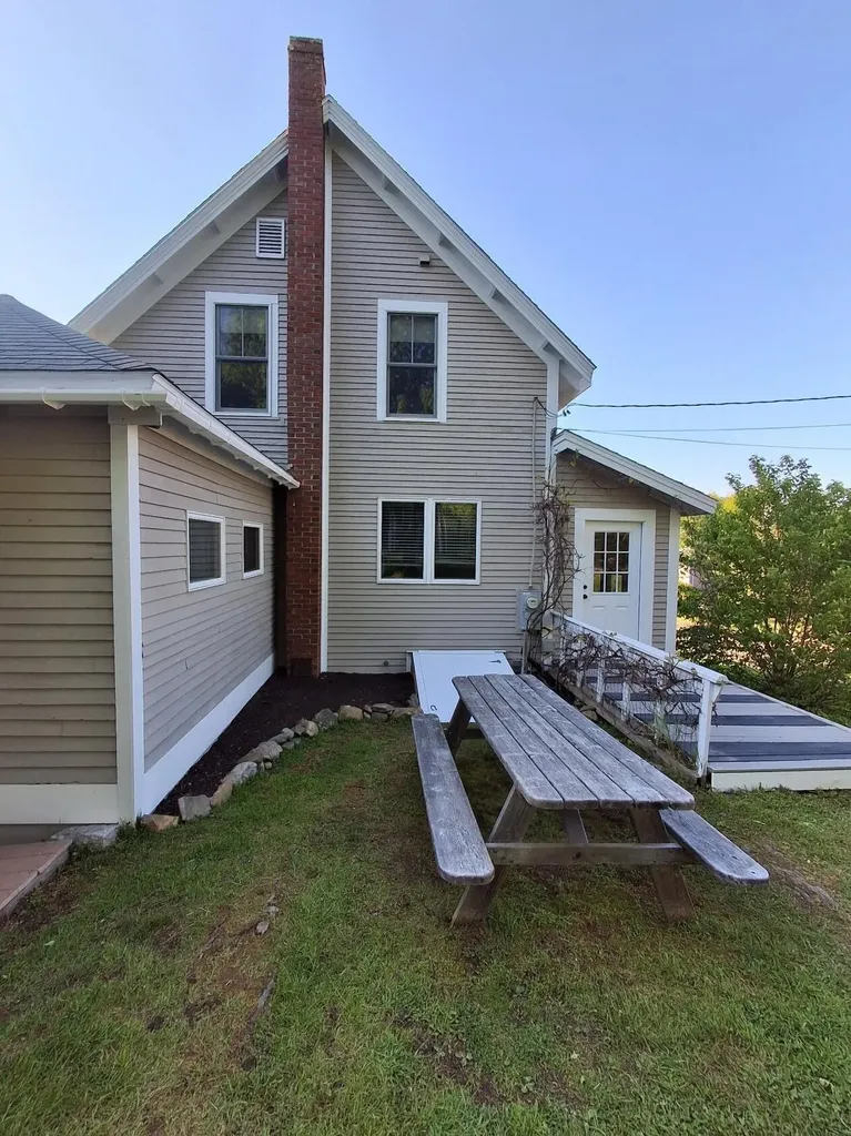 5 Penniman Road Bristol ME 04554