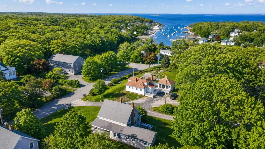 5 Penniman Road Bristol ME 04554
