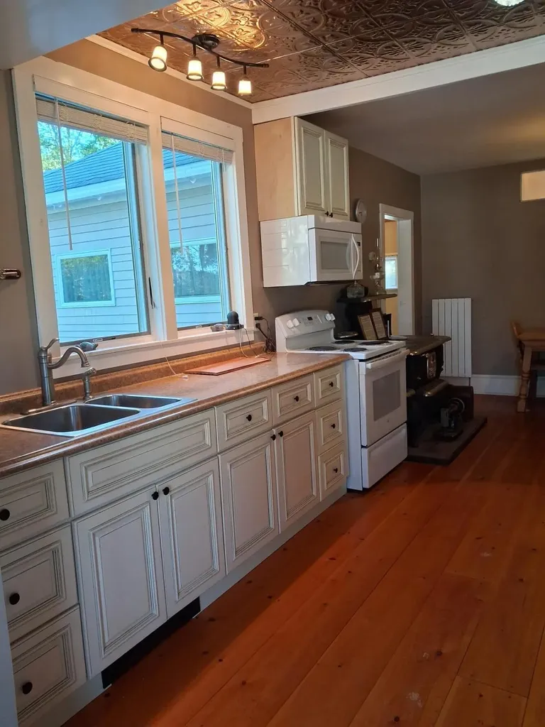 5 Penniman Road Bristol ME 04554