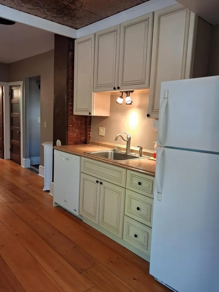 5 Penniman Road Bristol ME 04554