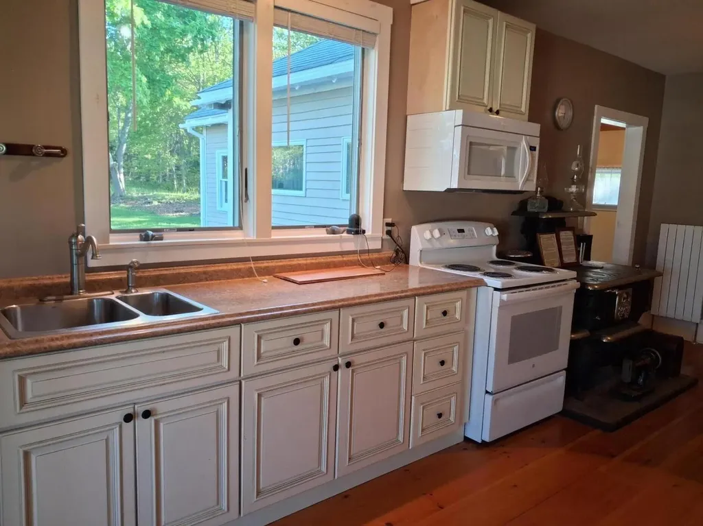 5 Penniman Road Bristol ME 04554