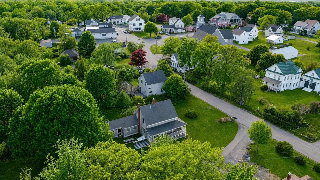 5 Penniman Road Bristol ME 04554