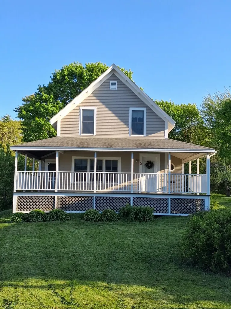 5 Penniman Road Bristol ME 04554
