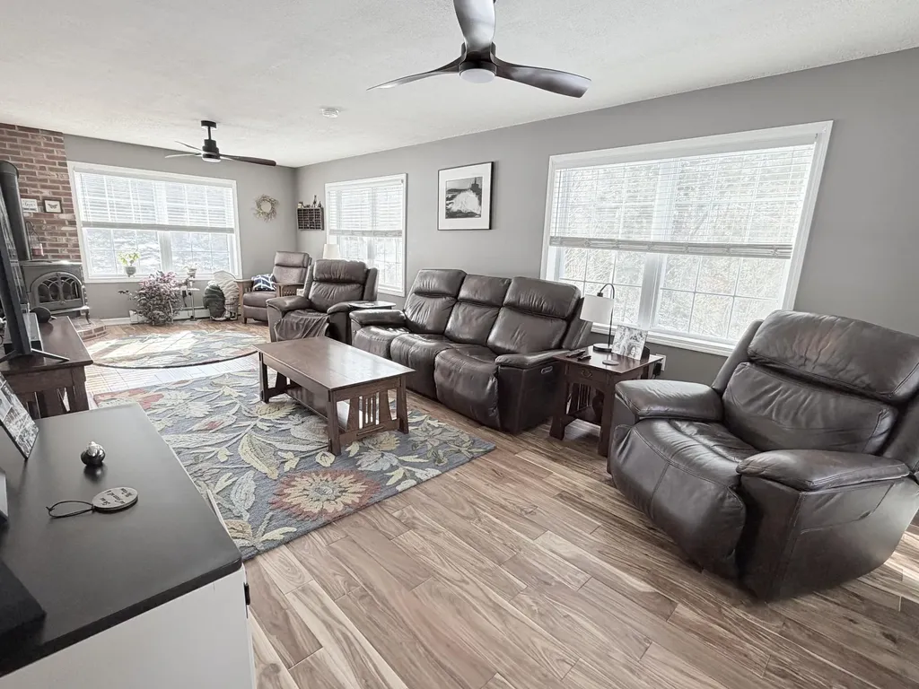 76 Fowler Road Hampden ME 04444