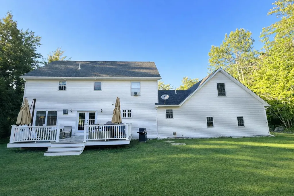 76 Fowler Road Hampden ME 04444