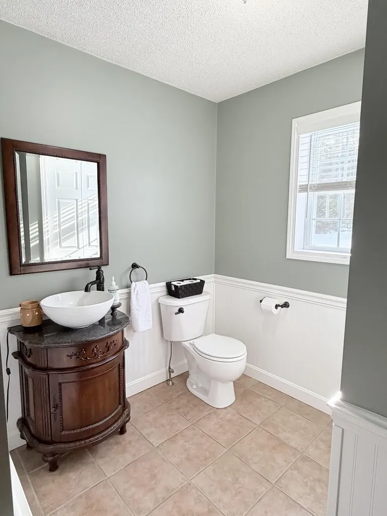 76 Fowler Road Hampden ME 04444