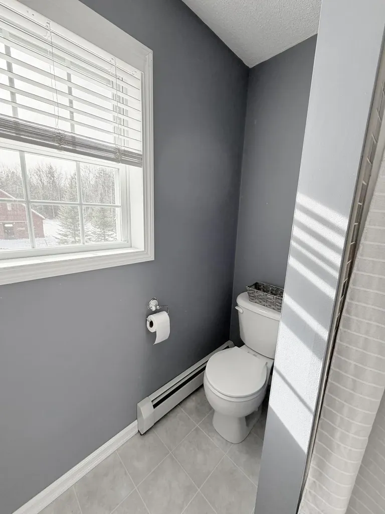 76 Fowler Road Hampden ME 04444