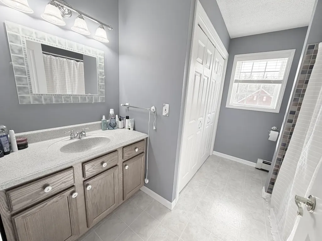 76 Fowler Road Hampden ME 04444