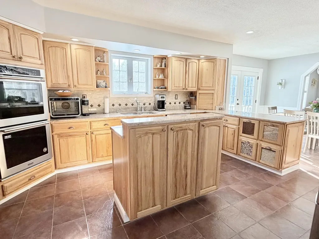 76 Fowler Road Hampden ME 04444