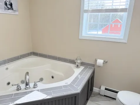 76 Fowler Road Hampden ME 04444