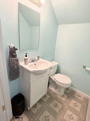76 Fowler Road Hampden ME 04444