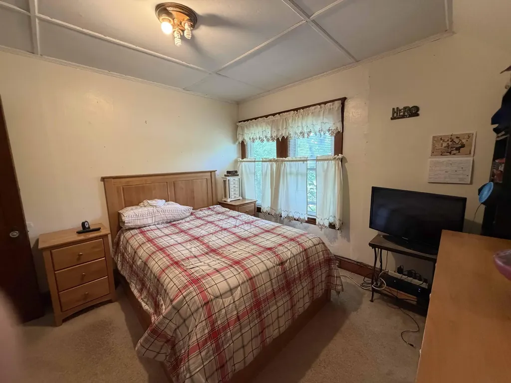 52 Caron Lane Auburn ME 04210