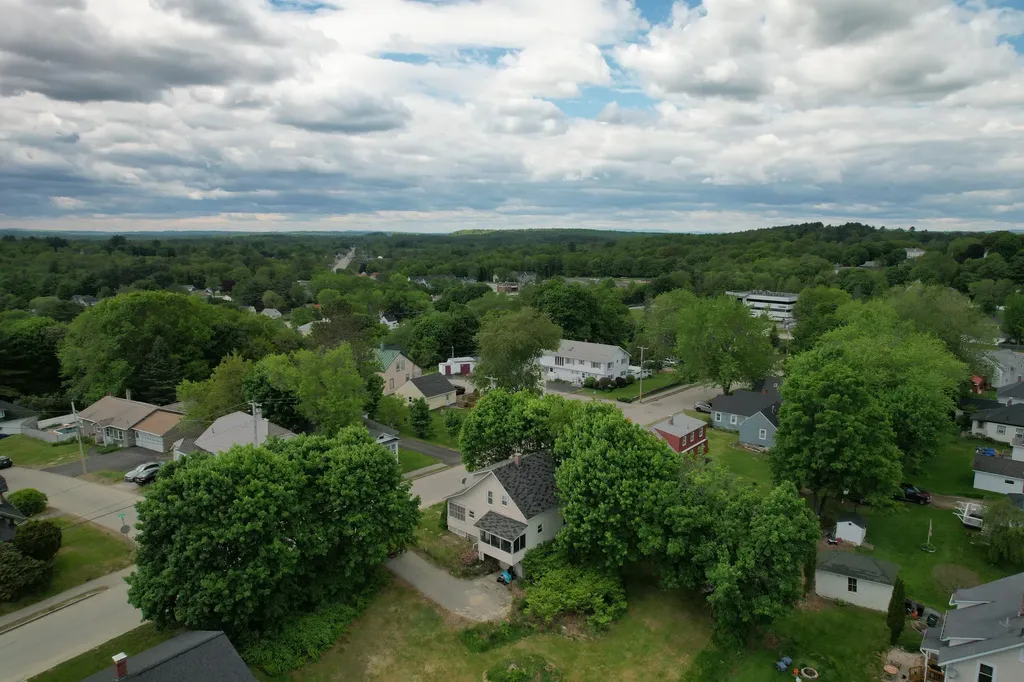 52 Caron Lane Auburn ME 04210