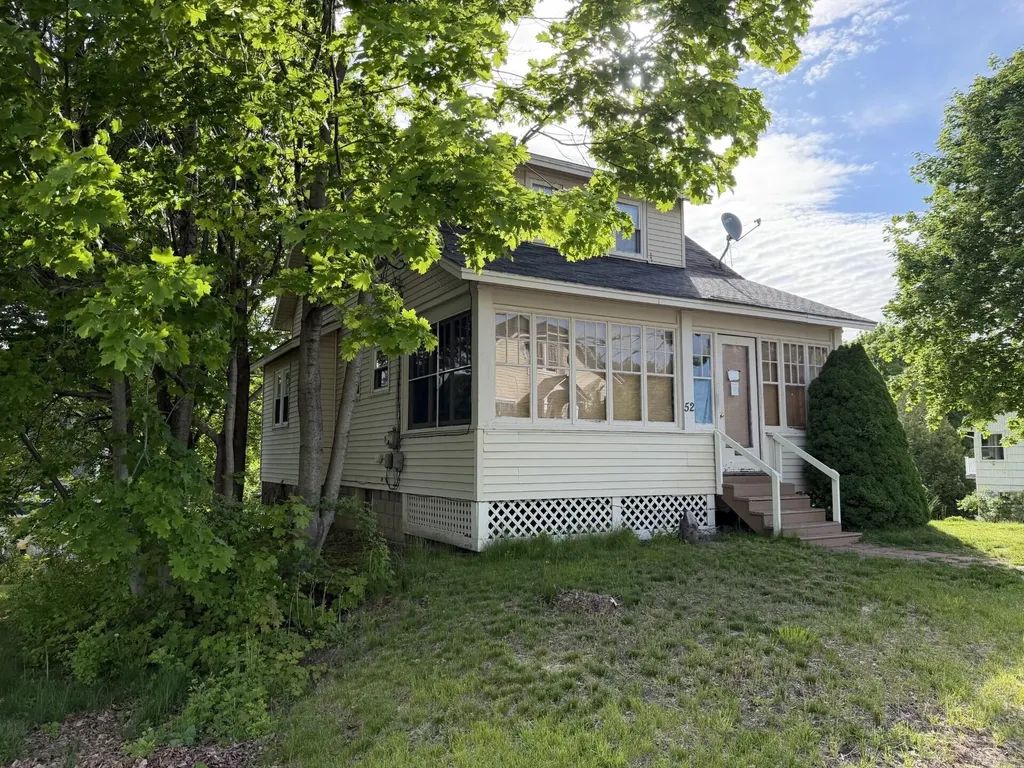 52 Caron Lane Auburn ME 04210