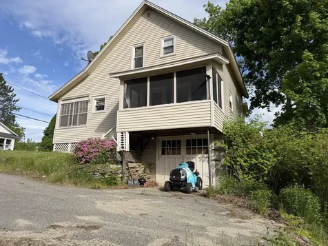52 Caron Lane Auburn ME 04210