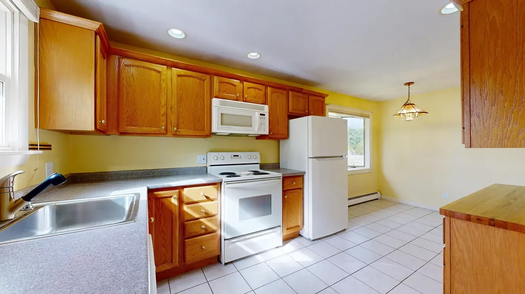 371 Crowley Road Sabattus ME 04280