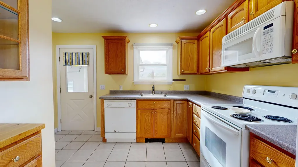 371 Crowley Road Sabattus ME 04280