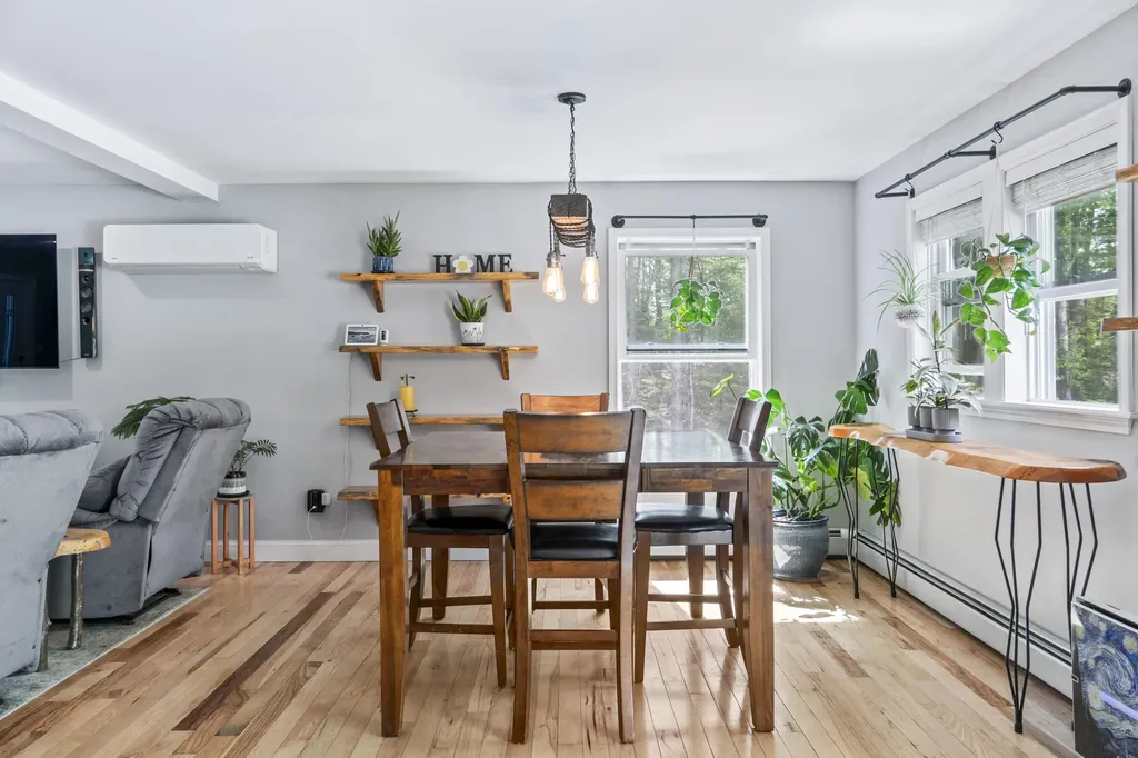 122 Thomas Point Road Brunswick ME 04011