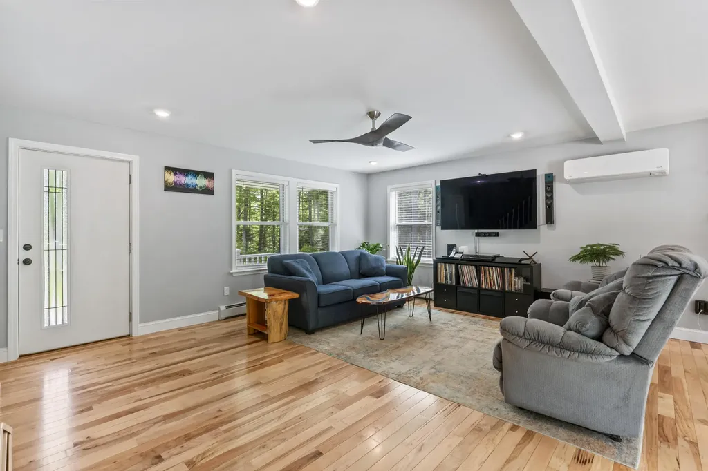 122 Thomas Point Road Brunswick ME 04011