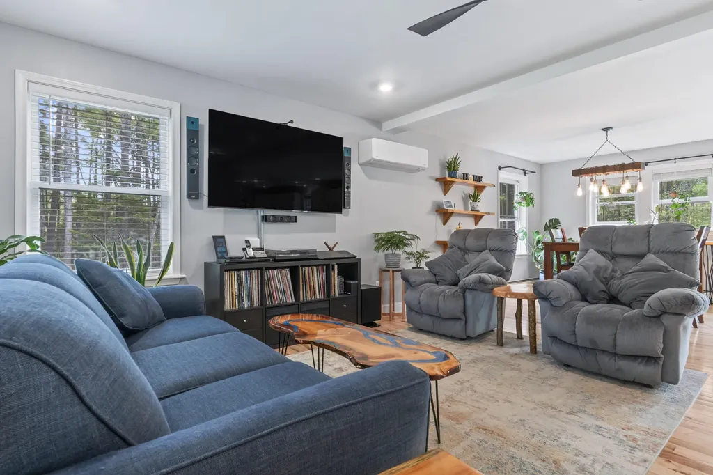 122 Thomas Point Road Brunswick ME 04011