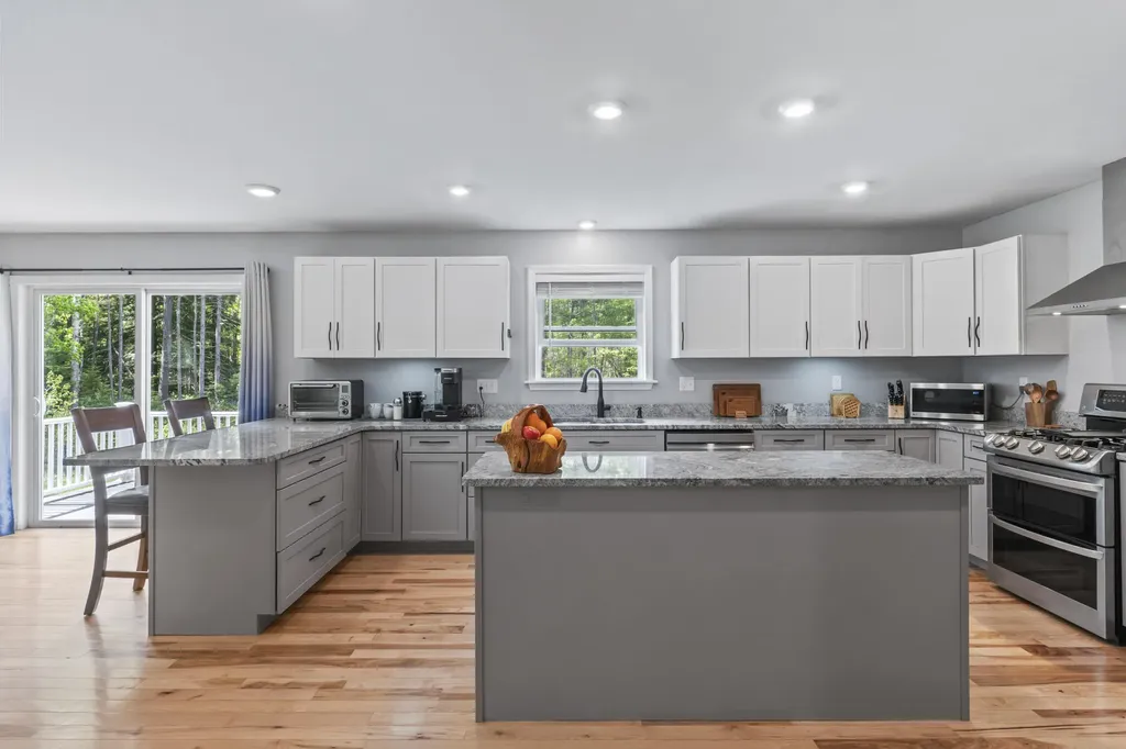 122 Thomas Point Road Brunswick ME 04011