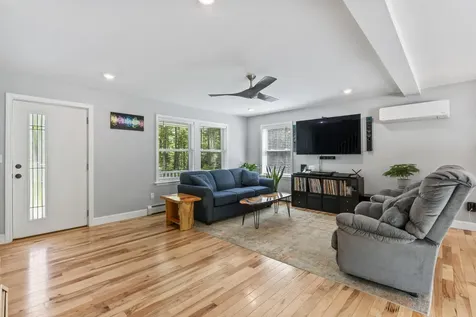 122 Thomas Point Road Brunswick ME 04011