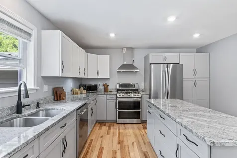 122 Thomas Point Road Brunswick ME 04011