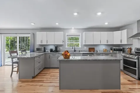 122 Thomas Point Road Brunswick ME 04011