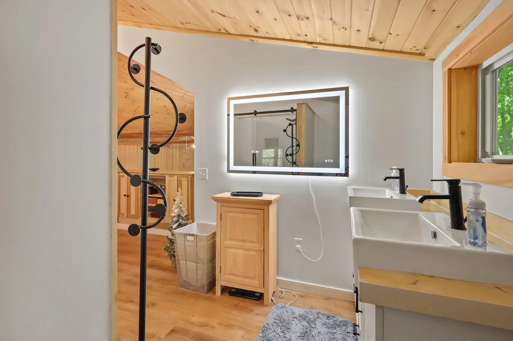 28 Norwood Road Dedham ME 04429