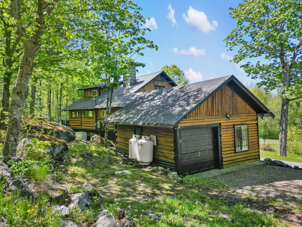 28 Norwood Road Dedham ME 04429