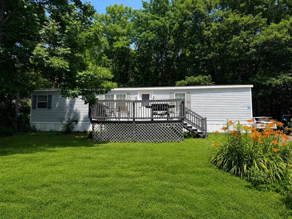 683 River Road Bucksport ME 04416