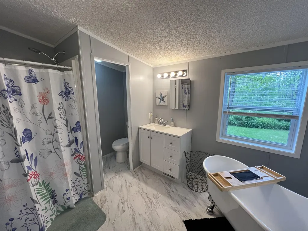 683 River Road Bucksport ME 04416