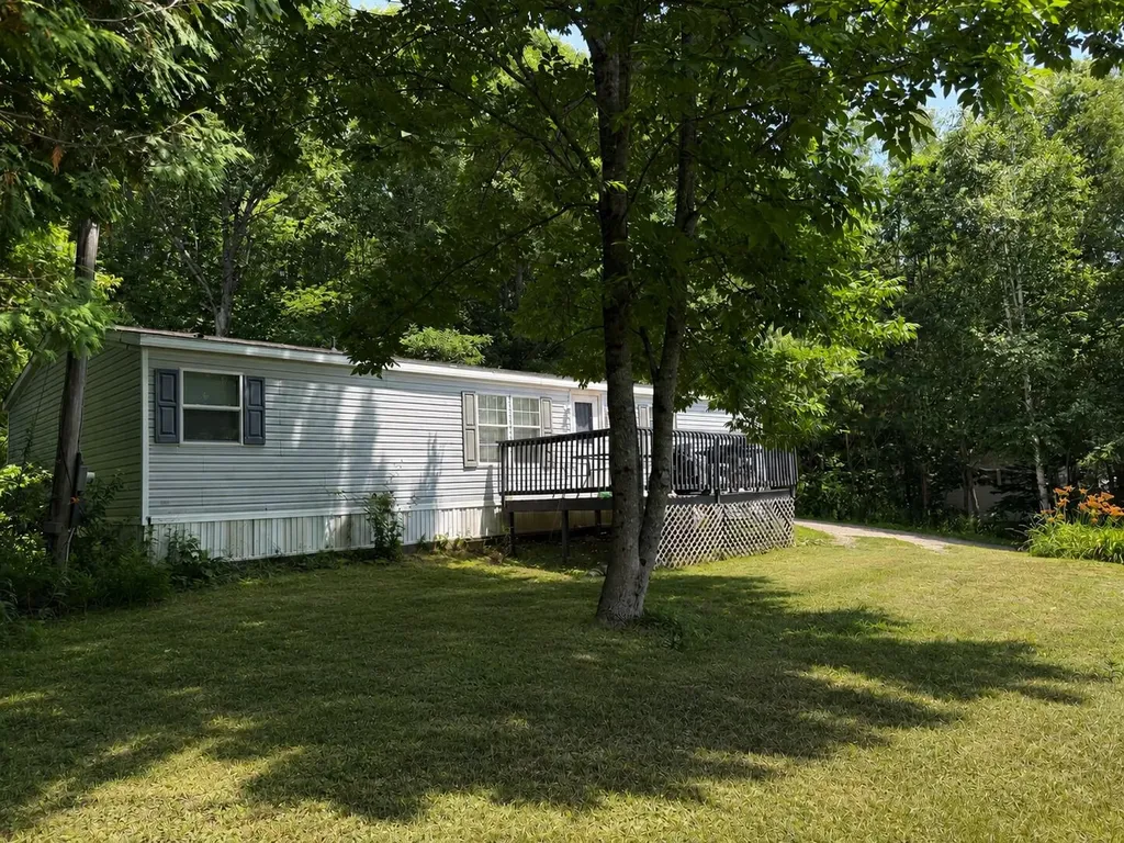 683 River Road Bucksport ME 04416