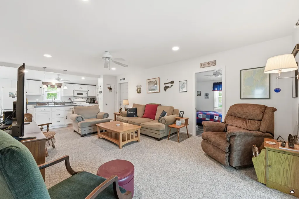 107 Lakeshore Drive Leeds ME 04263
